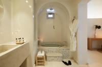 Villa Aphrodite with Private Pool and Caldera View