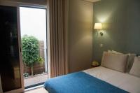 One-Bedroom Apartment with Balcony