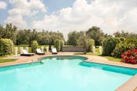 Ultra Luxe Villa w Stunning Pool Paradise - Chambres d’hôtes Casale Torre San Giovanni