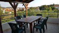 Apartamento con balcón