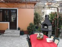 One-Bedroom Apartment with Terrace