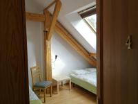 Dreibettzimmer mit Bad