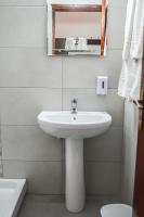 Tweepersoonskamer met 2 Aparte Bedden en Uitzicht op Zee