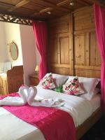 Large Double Room with Four Poster Bed - Room 4