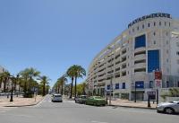 MARBELLA HOME RENTALS - Beachfront Luxury Apartment, 5BR Playas del Duque - B&B Marbella