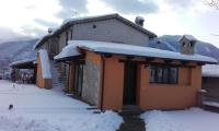 Apartment with Mountain View