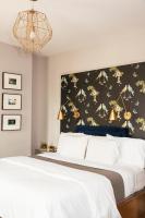 Zimmer mit Kingsize-Bett