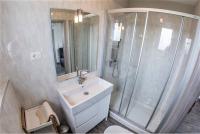 Habitación Doble con balcón (2 adultos + 1 niño)