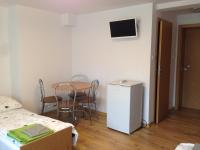 Vierbettzimmer mit Bad