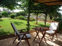 Bungalow with Garden View