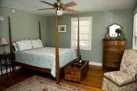 Zimmer mit Queensize-Bett und Balkon