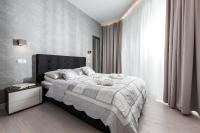 Deluxe One-Bedroom Apartment with Partial Sea View - III