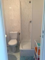 Dreibettzimmer mit Bad