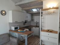 Monolocale con Divano-Letto