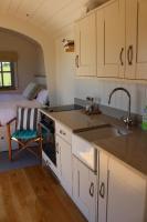 Shepherd Hut Superior - Badger Face