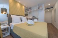 Deluxe King Room 3