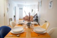 AT Compañía 100 m2 2 WC - B&B Pamplona