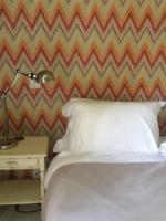 Tweepersoonskamer met 2 Aparte Bedden en Eigen Badkamer