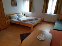 Camera Familiare con Bagno Privato