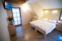 Habitación Doble con baño privado y balcón