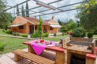B&B Velonades - Family Holiday Apartment with garden & BBQ - Bed and Breakfast Velonades