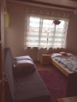 Dreibettzimmer mit eigenem Bad