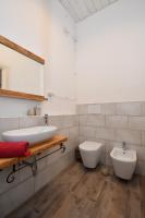 Double Room without windows and with private bathroom
