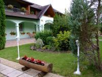 Rajna Apartmanház - B&B