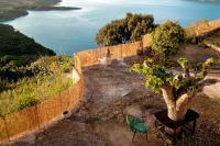 Unique Home with Serene Panoramic Views - Ferienwohnung Kalývia