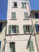 Le Suffren, ventilé ,wifi, à 100 m de la plage - B&B