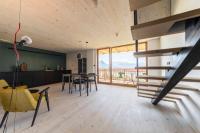 Apartment with Mountain View