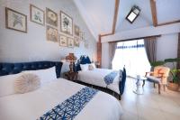 Twin Room with View