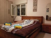 3 Stairs Only to Cozy Flat on Hillel st - B&B Haifa