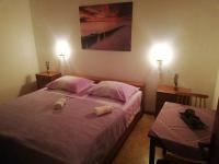 Vacation Home Mirjana - Bed and Breakfast Seget Vranjica