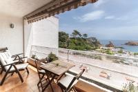 Lets Holidays SEA VIEWS APARTMENT ON THE BEACH - Chambres d’hôtes Tossa de Mar