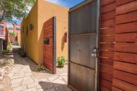 Modern Casita in Historic Downtown Albuquerque - Bed and Breakfast Albuquerque