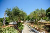 Haus Manya in Lassy - B&B