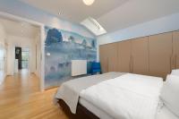 One-Bedroom Apartment with Balcony (5 Adults)