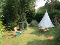 Tepee with Private External Bathroom