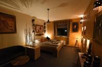 Zimmer mit Kingsize-Bett