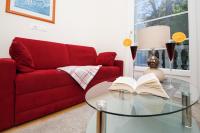 One-Bedroom Apartment with Park View