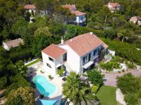 Bed,Kitchen and Swimming Pool Villa Esterel - B&B Saint-Raphaël