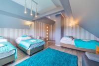 Vierbettzimmer mit Badewanne