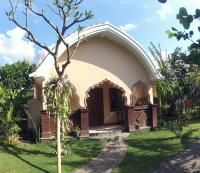 Bungalow with Garden View