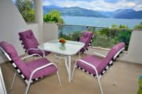 Apartment mit Balkon