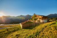 Wallegg Lodge - Alpine Premium Chalet - Ski In-Ski Out - Real Alpine Location Saalbach - B&B Saalbach