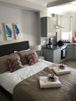 B&B Reading - Berkshire Serviced Apartment Helena 12 - Bed and Breakfast Reading