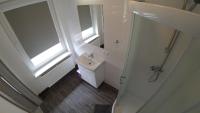 Habitación Doble con baño privado y cama supletoria