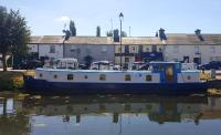 Woonboot met 2 Slaapkamers