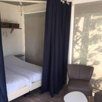 B&B Sint Maartensvlotbrug - Safaritent glamping tent nabij Sint Maartenszee - Bed and Breakfast Sint Maartensvlotbrug